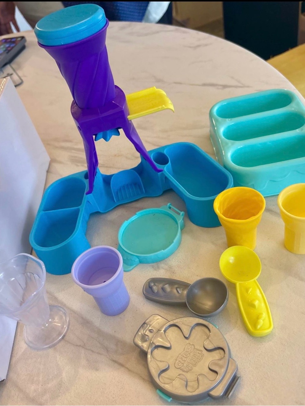 *NEW* Kinetic Sand Scents Ice Cream Treats & soft serve station playsets